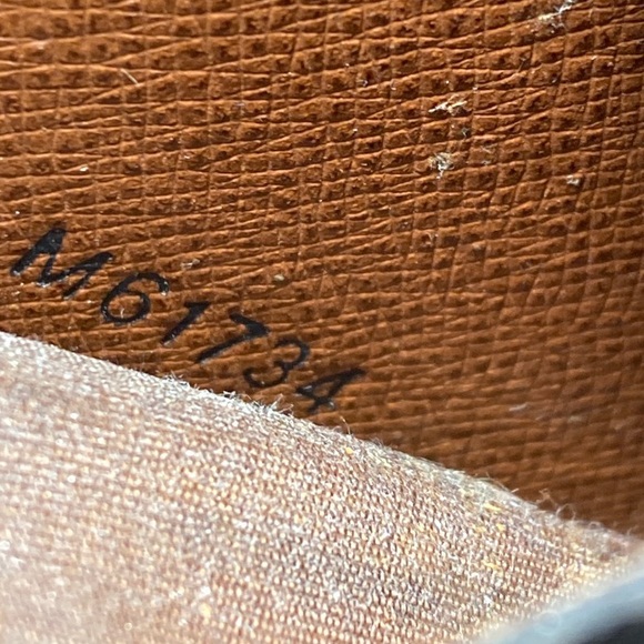 LOUIS VUITTON Monogram Cigarette Case/Lipstick Holder - Picture 10 of 12